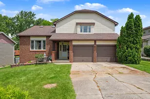 1697 Sunnyslope Dr, Crown Point, IN 46307 - Photo 2
