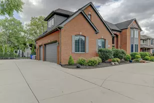 9937 Tanglewood Ct, Munster, IN 46321 - Photo 4