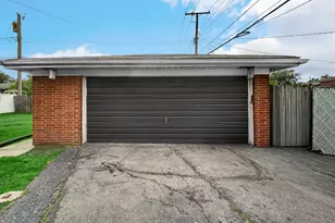 8340 Cottage Grove Pl, Highland, IN 46322 - Photo 18