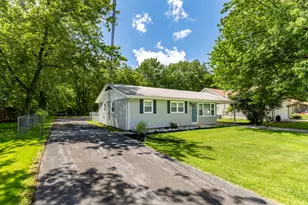 834 S Cline Ave, Griffith, IN 46319 - Photo 2