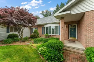 203 Fieldstone Dr, La Porte, IN 46350 - Photo 2