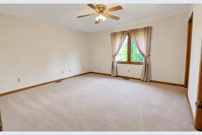 652 W Kolar Drive, La Porte, IN 46350 - Photo 14