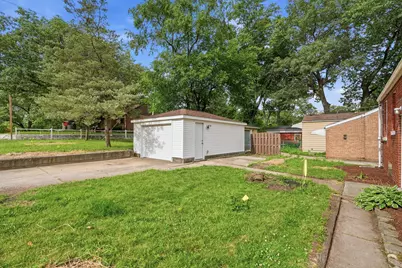 3050 W 39th Place, Gary, IN 46408 - Photo 4