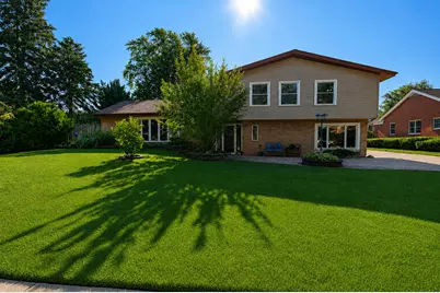 8205 Oakwood Avenue, Munster, IN 46321 - Photo 2