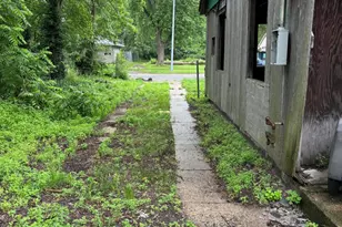 1164 Decatur St, Gary, IN 46403 - Photo 8