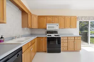 1582 Lilac Ct, Hobart, IN 46342 - Photo 6