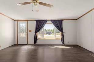 1351 E Colonial Dr, La Porte, IN 46350 - Photo 8