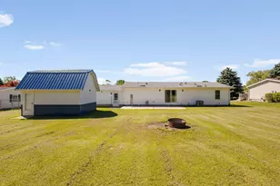 1351 E Colonial Dr, La Porte, IN 46350 - Photo 4