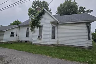 17 N Gum St, North Vernon, IN 47265 - Photo 2