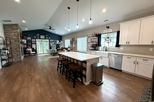 18 Levanno Dr, Crown Point, IN 46307 - Photo 2