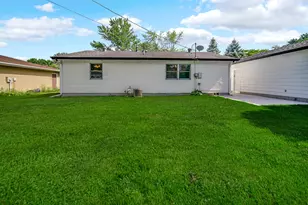 433 Nantucket Rd, Valparaiso, IN 46385 - Photo 22