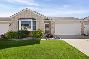 315 Valley Ct, Lowell, IN 46356 - Photo 2