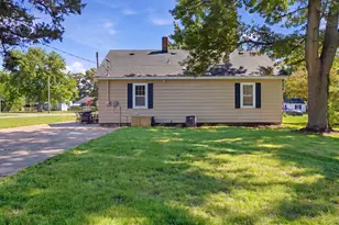 110 W Grove St, Wheatfield, IN 46392 - Photo 18