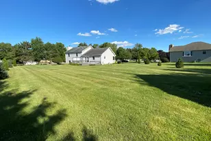 303 Pinehurst Ct E, Valparaiso, IN 46383 - Photo 58