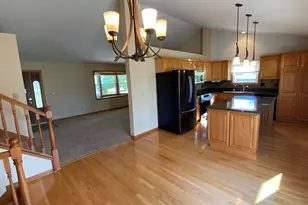 303 Pinehurst Ct E, Valparaiso, IN 46383 - Photo 16