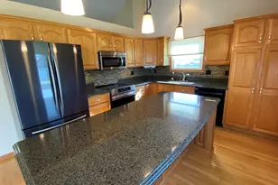 303 Pinehurst Ct E, Valparaiso, IN 46383 - Photo 2