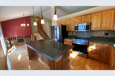 303 Pinehurst Court E, Valparaiso, IN 46383 - Photo 4