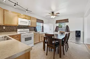 8004 Jennings Pl, Merrillville, IN 46410 - Photo 4