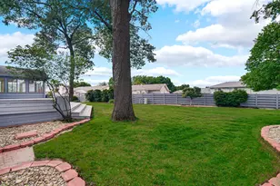1124 Lisa Ln, Schererville, IN 46375 - Photo 2