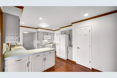 1124 Lisa Lane, Schererville, IN 46375 - Photo 10