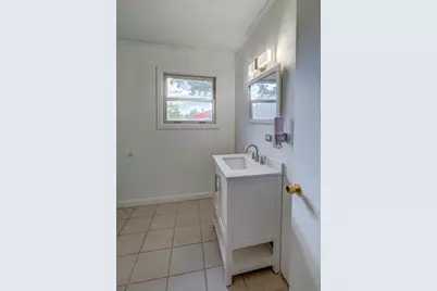761 S 300 E, La Porte, IN 46350 - Photo 24