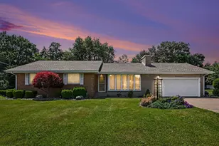 136 Country Club Dr, La Porte, IN 46350 - Photo 2