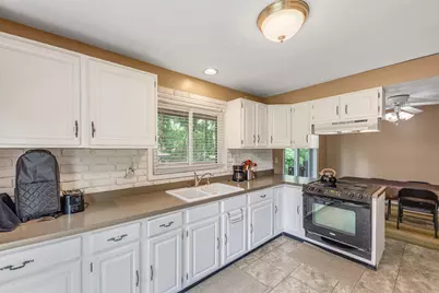 2337 Four Seasons Parkway, Crown Point, IN 46307 - Photo 4