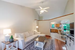 2136 Texas St, Chesterton, IN 46304 - Photo 2
