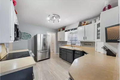 2404 Monroe Street, La Porte, IN 46350 - Photo 10