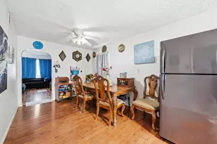 905 W 38th Ave, Hobart, IN 46342 - Photo 6