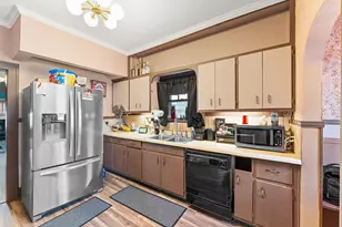 8829 Parrish Ave, Highland, IN 46322 - Photo 10