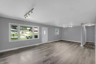 7713 Hendricks Pl, Merrillville, IN 46410 - Photo 8