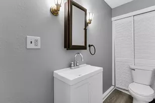 7713 Hendricks Pl, Merrillville, IN 46410 - Photo 20