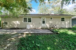 7713 Hendricks Pl, Merrillville, IN 46410 - Photo 4