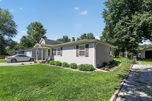 5641 N Clover W Dr, Fairland, IN 46126 - Photo 2