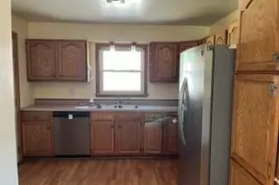 17724 Henry St, Lansing, IL 60438 - Photo 8
