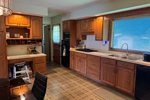 55105 Country Club Rd, South Bend, IN 46628 - Photo 2