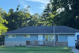 55105 Country Club Rd, South Bend, IN 46628 - Photo 1
