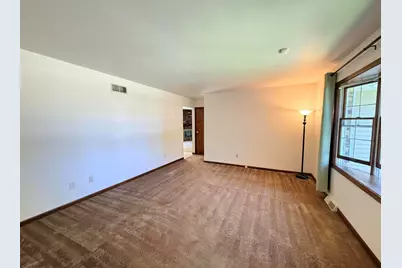 1619 W 95th Avenue, Crown Point, IN 46307 - Photo 2