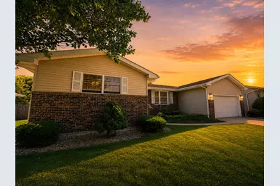 1619 W 95th Avenue, Crown Point, IN 46307 - Photo 6