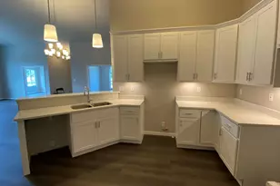 5600 Fountain Cir, Winfield, IN 46307 - Photo 2