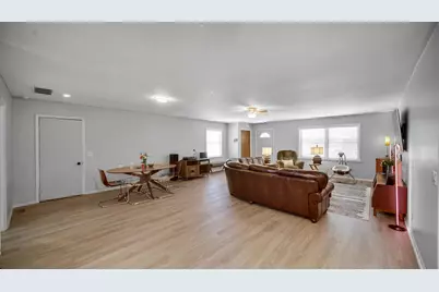 147 E 50 S, Valparaiso, IN 46383 - Photo 4
