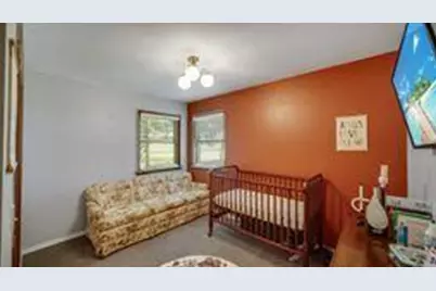 147 E 50 S, Valparaiso, IN 46383 - Photo 8