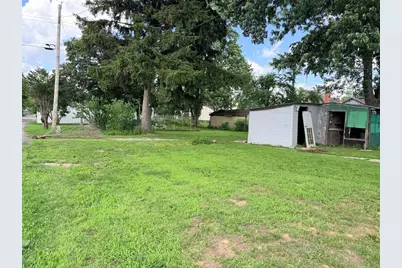 302 E Main Street, Medaryville, IN 47957 - Photo 22