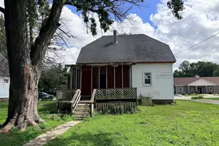 302 E Main St, Medaryville, IN 47957 - Photo 18