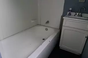 302 E Main St, Medaryville, IN 47957 - Photo 6
