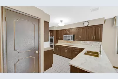 2208 Wynnewood Drive, Valparaiso, IN 46385 - Photo 8