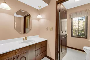 2208 Wynnewood Dr, Valparaiso, IN 46385 - Photo 24