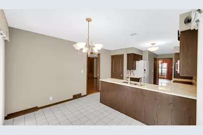 2208 Wynnewood Drive, Valparaiso, IN 46385 - Photo 10