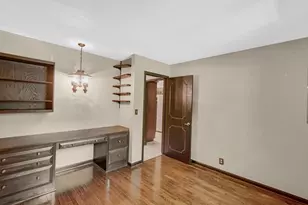 2208 Wynnewood Dr, Valparaiso, IN 46385 - Photo 16